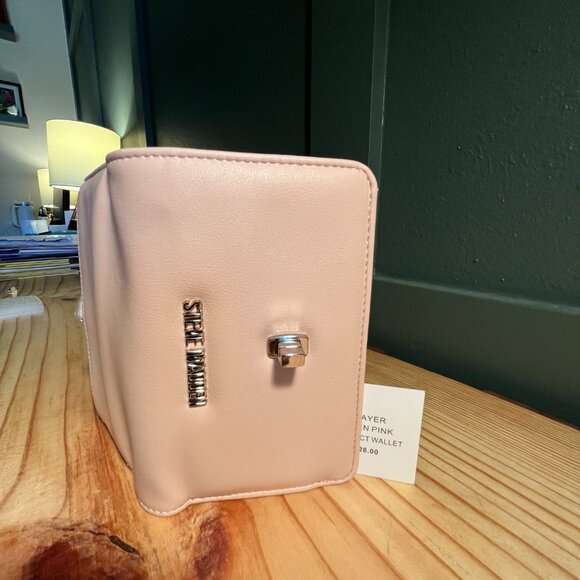 Steve Madden Blayer Linen Pink Compact Wallet - Picture 7 of 15